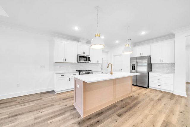 104 SW Fourth Avenue, Fort Walton Beach, FL 32548