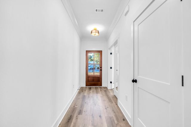 104 SW Fourth Avenue, Fort Walton Beach, FL 32548