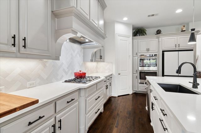 3009 Aberdeen Drive, The Colony, TX 75056