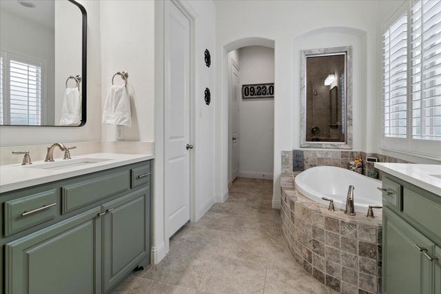 3009 Aberdeen Drive, The Colony, TX 75056