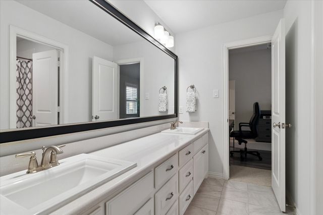 3009 Aberdeen Drive, The Colony, TX 75056