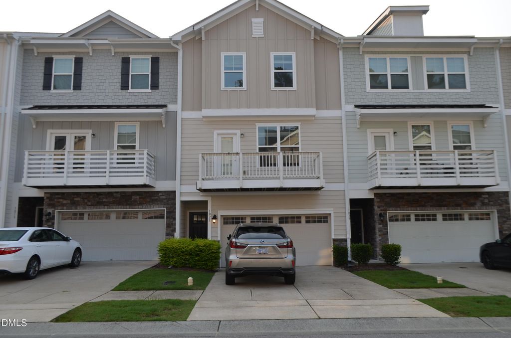 1021 Diamond Dove Lane, Apex, NC 27502