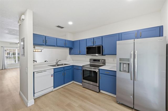 1141 KENNEWICK COURT, Wesley Chapel, FL 33543