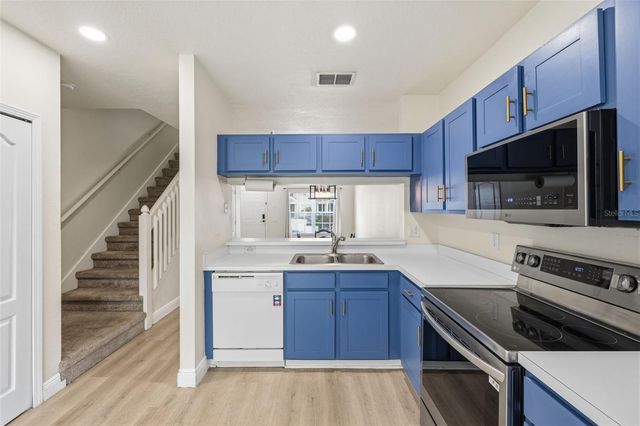 1141 KENNEWICK COURT, Wesley Chapel, FL 33543