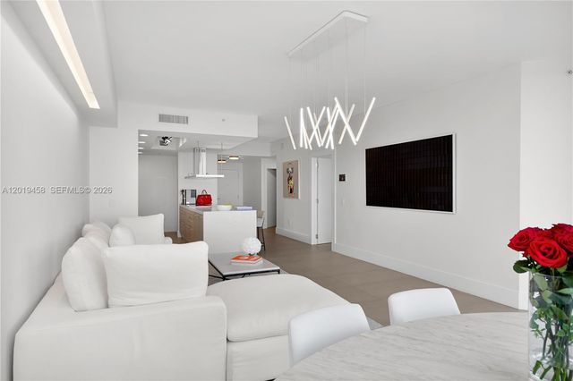 17111 Biscayne Boulevard 1406, North Miami Beach, FL 33160