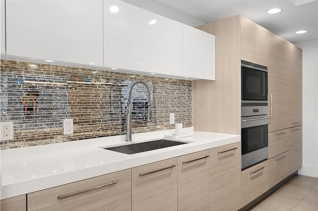 17111 Biscayne Boulevard 1406, North Miami Beach, FL 33160