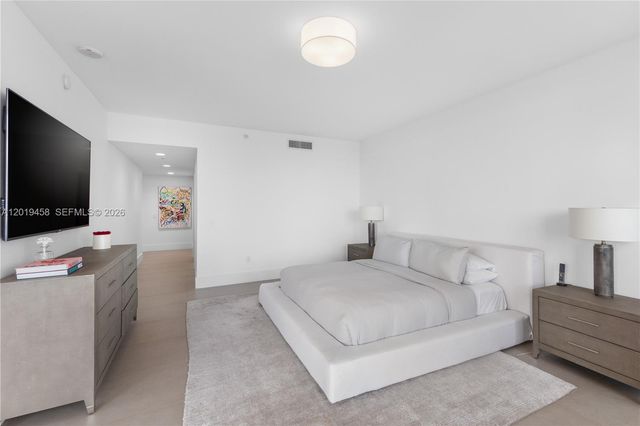 17111 Biscayne Boulevard 1406, North Miami Beach, FL 33160