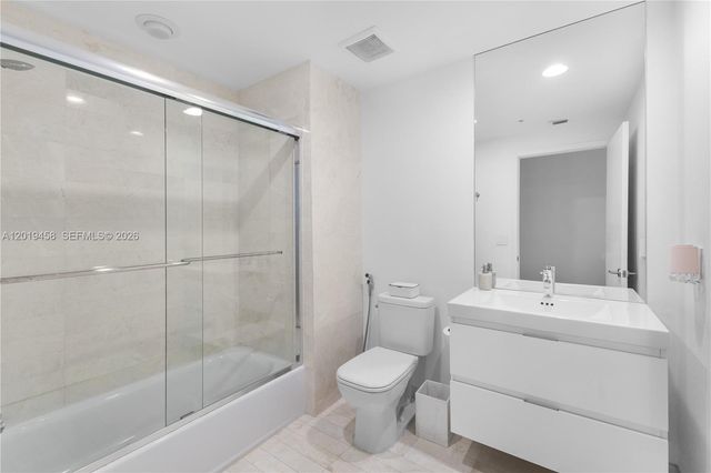 17111 Biscayne Boulevard 1406, North Miami Beach, FL 33160