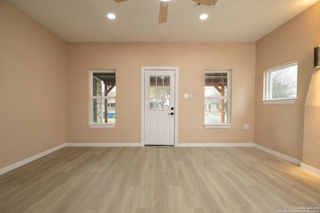 1411 McKinley, San Antonio, TX 78210