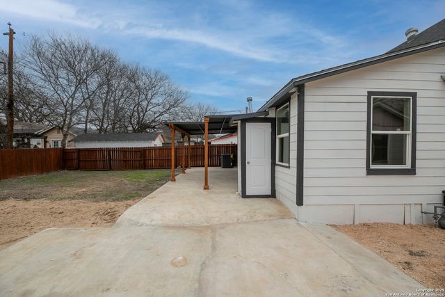 1411 McKinley, San Antonio, TX 78210