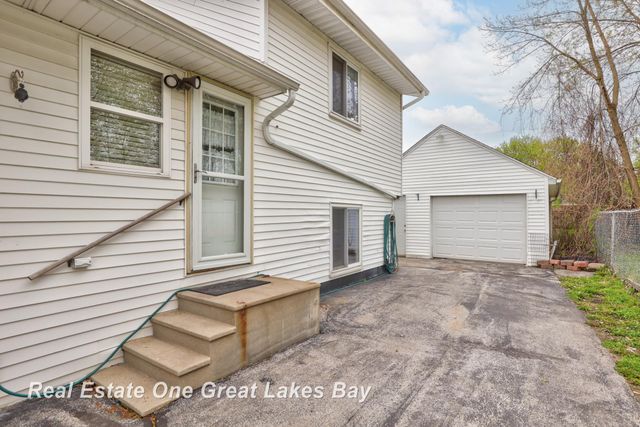 2505 Blake Street, Saginaw, MI 48602