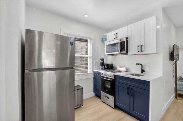 325 E Decarie Street, Delray Beach, FL 33444