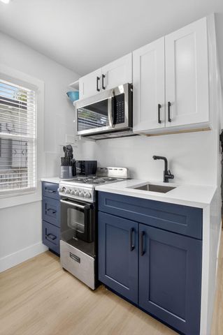 325 E Decarie Street, Delray Beach, FL 33444