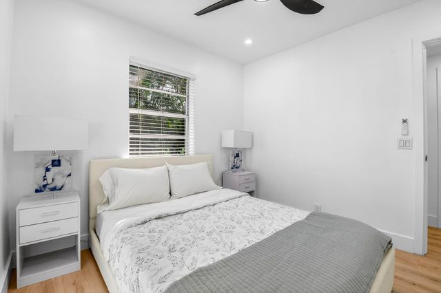 325 E Decarie Street, Delray Beach, FL 33444