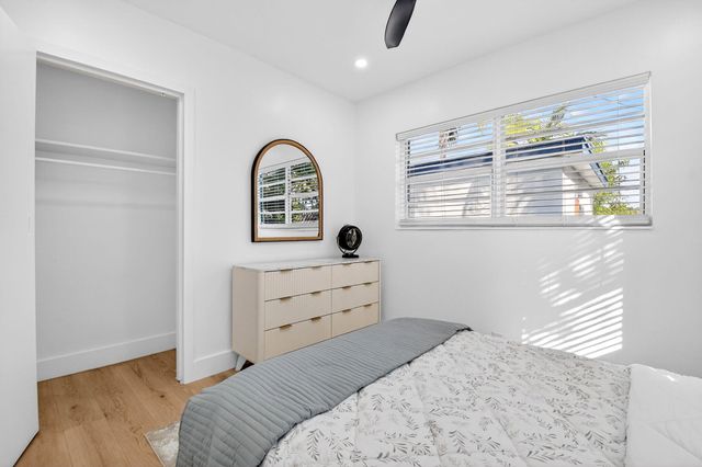 325 E Decarie Street, Delray Beach, FL 33444