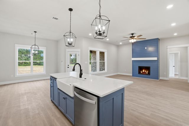 65 Emerald Lane, Greers Ferry, AR 72067