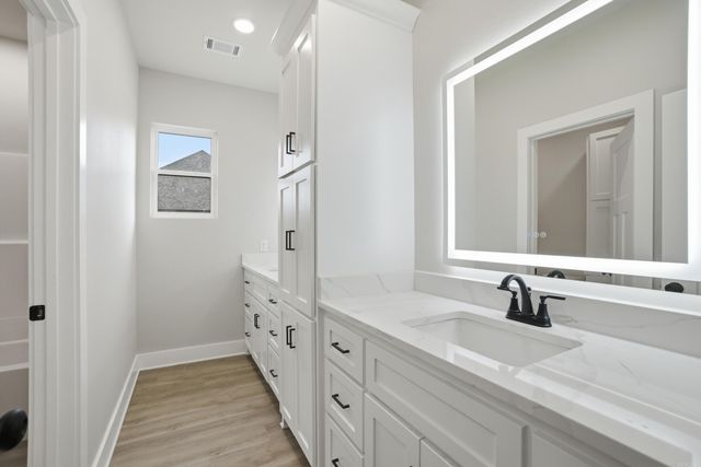 65 Emerald Lane, Greers Ferry, AR 72067