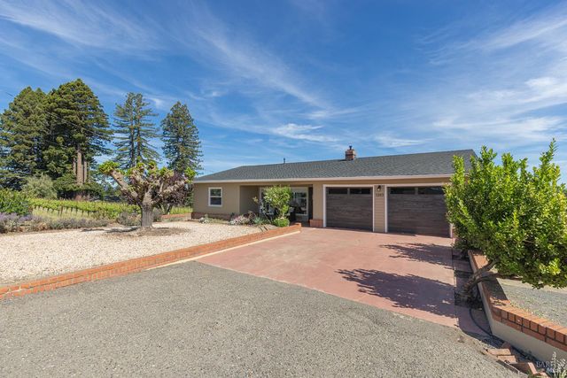 1365 Grandview Rd, Sebastopol, CA 95472