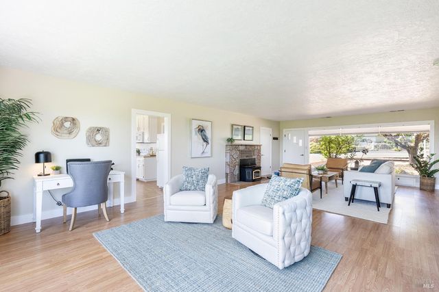 1365 Grandview Rd, Sebastopol, CA 95472