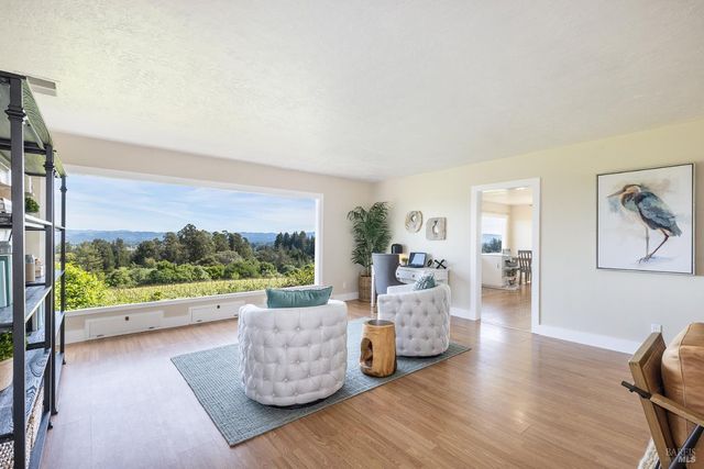 1365 Grandview Rd, Sebastopol, CA 95472