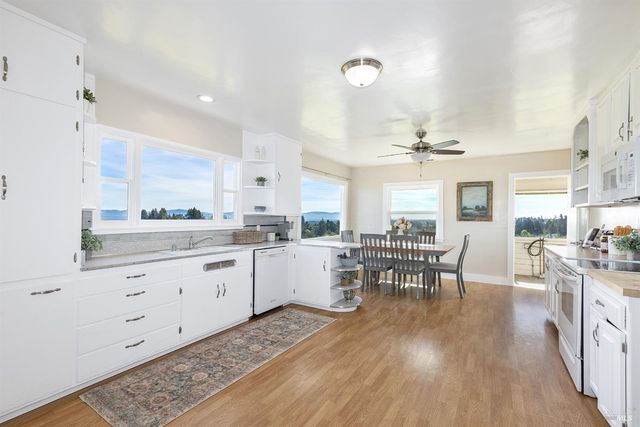 1365 Grandview Rd, Sebastopol, CA 95472