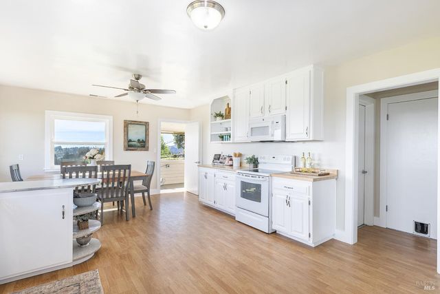 1365 Grandview Rd, Sebastopol, CA 95472