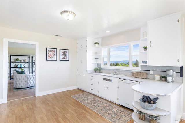 1365 Grandview Rd, Sebastopol, CA 95472