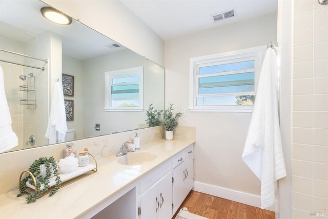 1365 Grandview Rd, Sebastopol, CA 95472