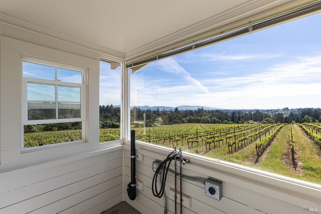 1365 Grandview Rd, Sebastopol, CA 95472