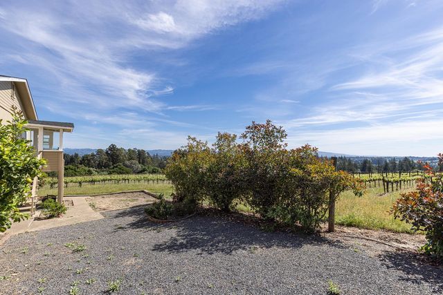 1365 Grandview Rd, Sebastopol, CA 95472