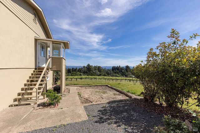 1365 Grandview Rd, Sebastopol, CA 95472