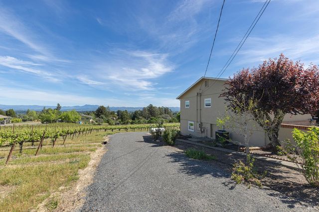 1365 Grandview Rd, Sebastopol, CA 95472