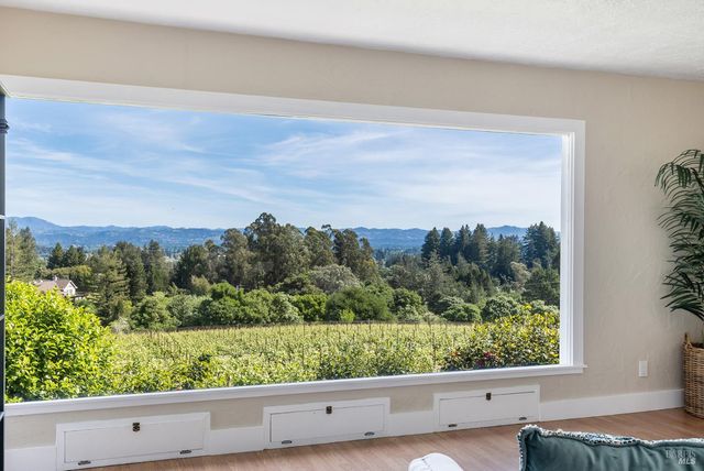 1365 Grandview Rd, Sebastopol, CA 95472