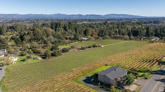 1365 Grandview Rd, Sebastopol, CA 95472