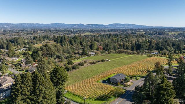 1365 Grandview Rd, Sebastopol, CA 95472