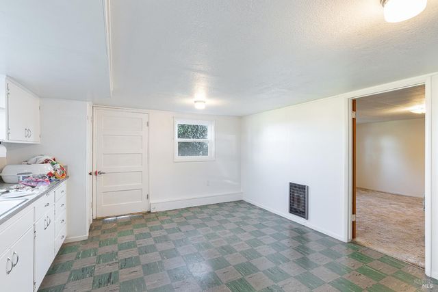 1365 Grandview Rd, Sebastopol, CA 95472