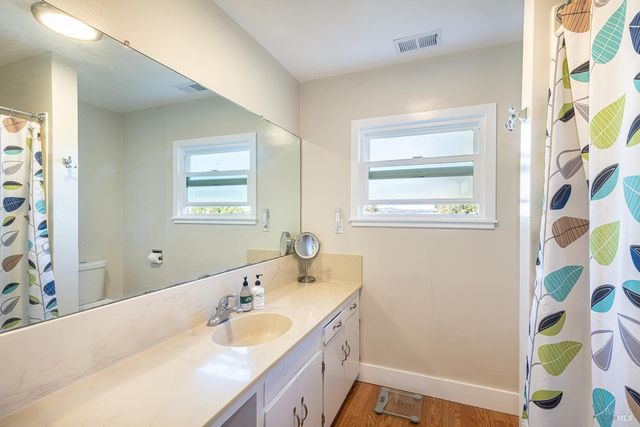 1365 Grandview Rd, Sebastopol, CA 95472