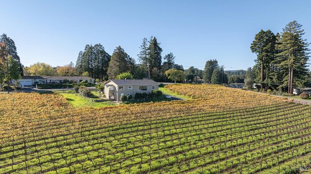 1365 Grandview Rd, Sebastopol, CA 95472