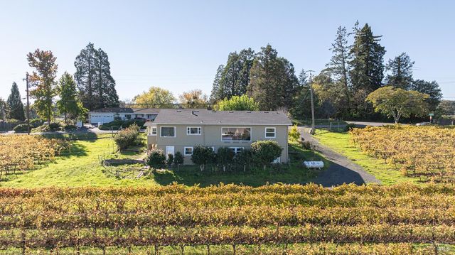 1365 Grandview Rd, Sebastopol, CA 95472