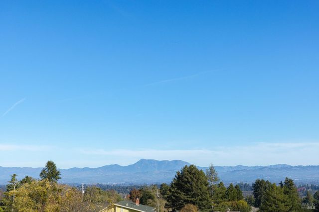 1365 Grandview Rd, Sebastopol, CA 95472