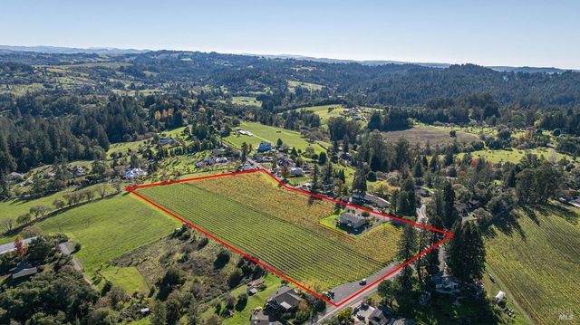1365 Grandview Rd, Sebastopol, CA 95472