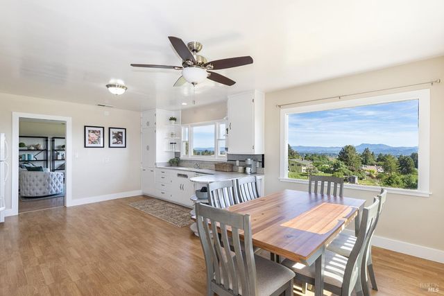 1365 Grandview Rd, Sebastopol, CA 95472