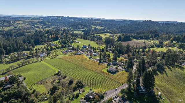 1365 Grandview Rd, Sebastopol, CA 95472
