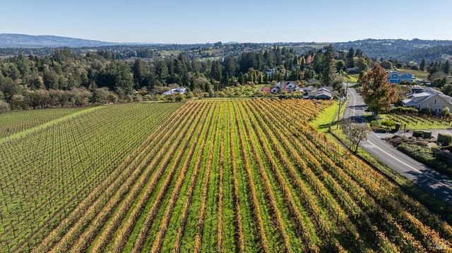 1365 Grandview Rd, Sebastopol, CA 95472