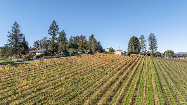 1365 Grandview Rd, Sebastopol, CA 95472