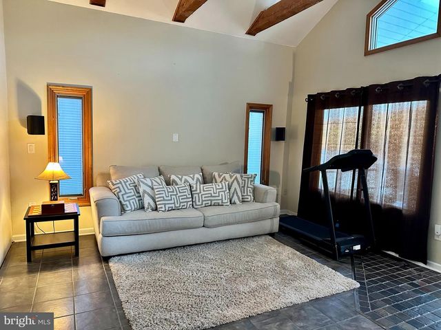 4305 N DELAWARE DR, Easton, PA 18040