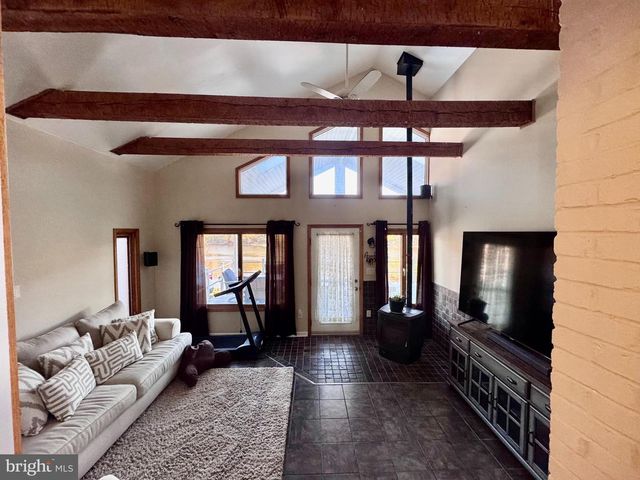 4305 N DELAWARE DR, Easton, PA 18040