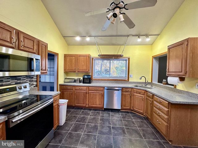 4305 N DELAWARE DR, Easton, PA 18040