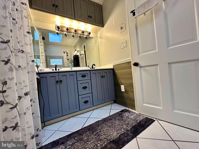 4305 N DELAWARE DR, Easton, PA 18040