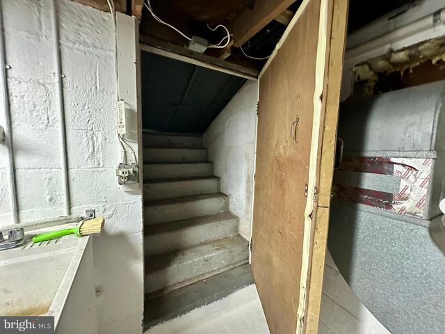 4305 N DELAWARE DR, Easton, PA 18040